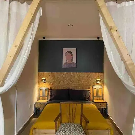 The Ricky Gervais Apartamento